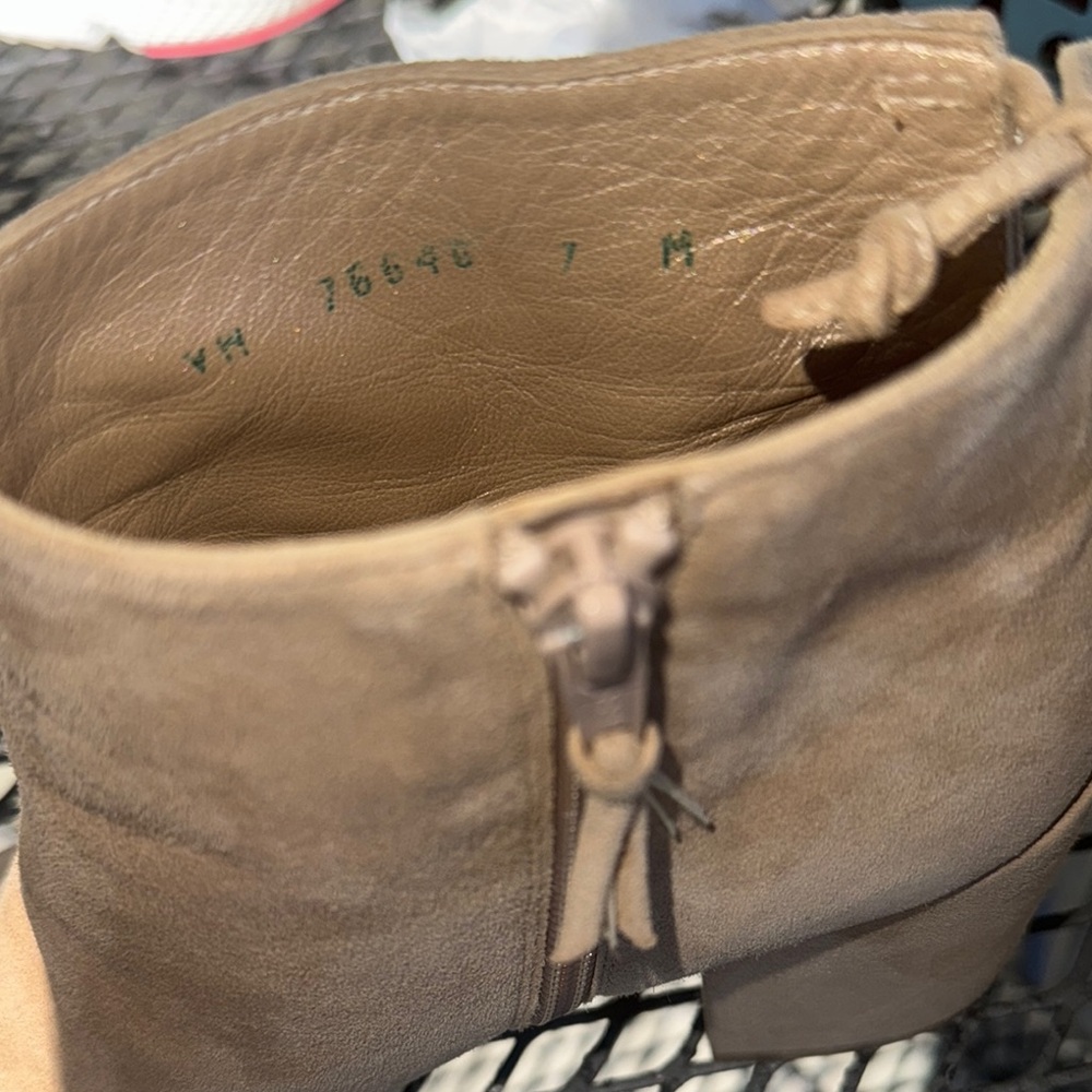 Women's Stuart Weitzman Tan Ankle Boots size 7 - Picture 9 of 11